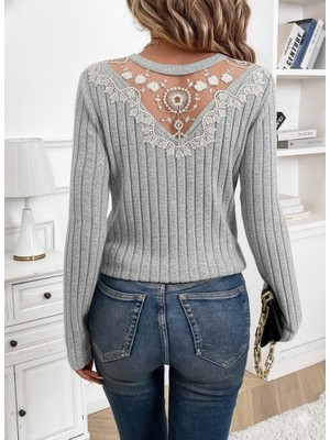 Aisha Elbise Kadın Uzun Kollu V Yakalı Arkadan Dantel Detaylı Şardonlu Kaşkorse Bluz