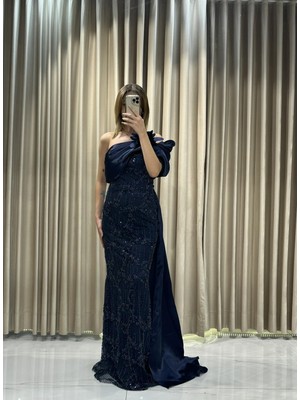 Kaleiçi Yıldızlar Lacivert Tek Omuz Gül Detay Nakış Işlemeli Abiye 5650