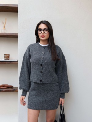 Esra Helvacı Düğmeli Fitil Desen Etekli Triko Takım