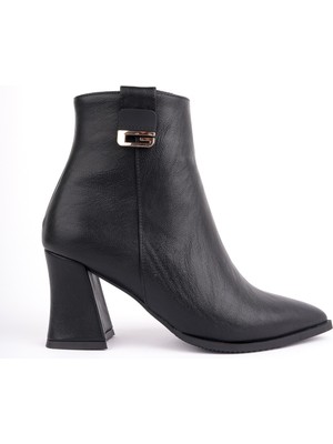 Muggo Luxera Sivri Burun Toka Detaylı Fermuarlı Kalın Topuklu Kadın Bot