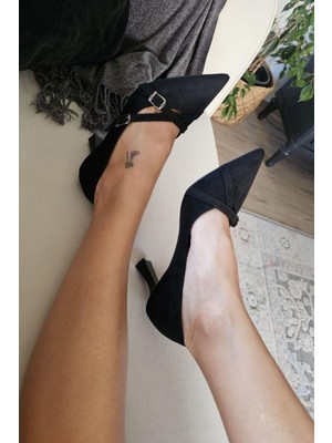 10 1102 Topukla Kadın Toka Detaylı 7cm Kadeh Topuk Stiletto