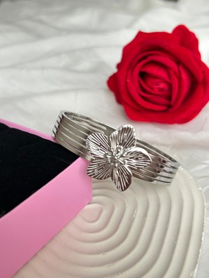 Roya Happiness Çelik Zirkon Taşlı Kalpli Çiçekli Kadın Bileklik Altın Gümüş Şık Açılır Kelepçeler Hediye Kutulu