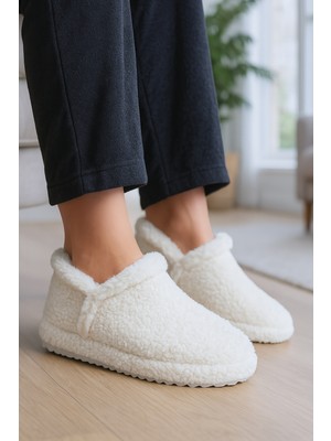 Lamedore Kadın Peluş Kışlık Ev Terliği – Yumuşak, Sıcak Tutucu, Kaymaz Tabanlı Rahat Terlik