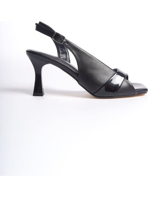 Trendella Klein Kadın Siyah Rugan Detaylı Topuklu Sandalet