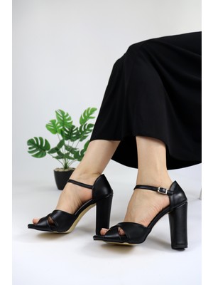 Serko Shoes Kadın Arkası Kapalı Kelebek Model Topuklu Ayakkabı