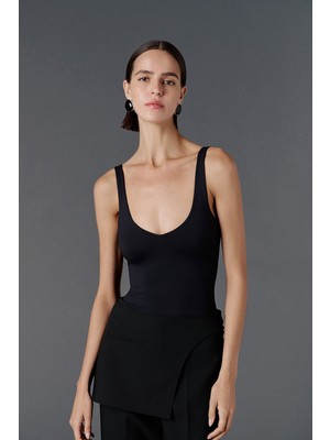 Vatkalı V yaka bodysuit