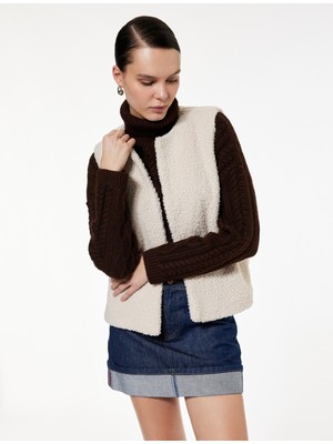 Koton Bisiklet Yaka Crop Peluş Yelek