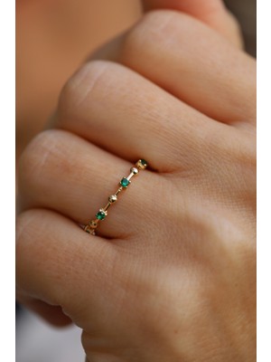 Yenigün Kuyumculuk 14 Ayar Altın Yeşil Taş ve Top Detaylı Örüntü Yüzük