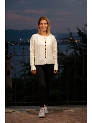 Robin Krem Renkli Düğmeli Kadın Hırka (Esnek Kumaş Rahat Kalıp)