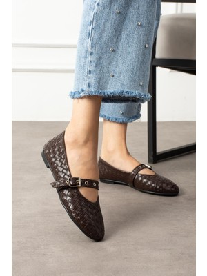 Shoetek Masvi Kadın Babet Önden Bantlı Tokalı Örgü Dokumalı Kahverengi Deri