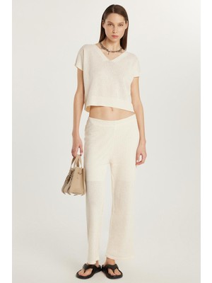 Tudors Kadın Standart Fit Kısa Kollu V Yaka Geniş Paça Ekru Tişört Pantolon Takım