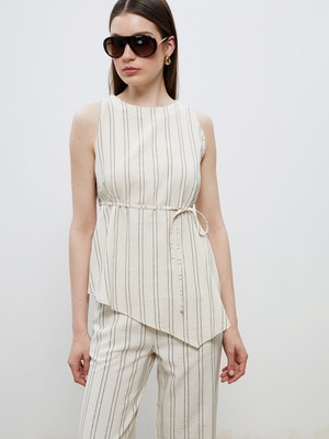 Lc Waikiki Yeni Sezon Bisiklet Yaka Çizgili Asimetrik Kesim Kolsuz Bluz