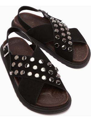 Limoya Lina Siyah Zımbalı Çapraz Bantlı Kadın Sandalet