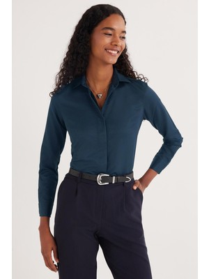 Tudors Kadın Slim Fit Dar Kesim Vucüda Oturan Uzun Kollu Gizli Düğme Detaylı Lacivert Basic Gömlek