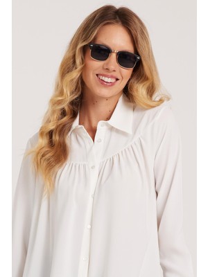 Tudors Kadın Standart Fit Normal Kesim Piliseli Sivri Yaka Beyaz Gömlek