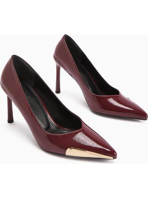 Limoya Lula Bordorugan Metal Tokalı Sivri Burunlu Kadın Topuklu Ayakkabı