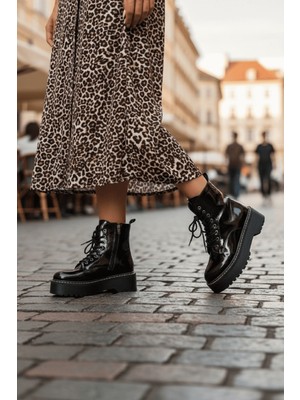 Divolya Armoni Siyah Rugan (5 cm Kalın Tabanlı )  Kadın Günlük Postal