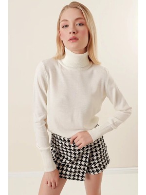 Düz Balıkcı Yaka Bayan Kazak