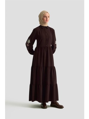 Armine Nakışlı Katlı Elbise 25KD1121 Kahverengi
