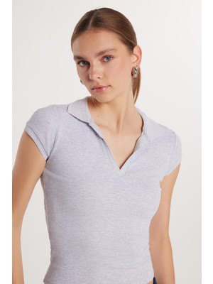 Tudors Kadın Modal Kumaş Slim Fit Dar Kesim Kısa Kollu V Yaka Gri Bluz