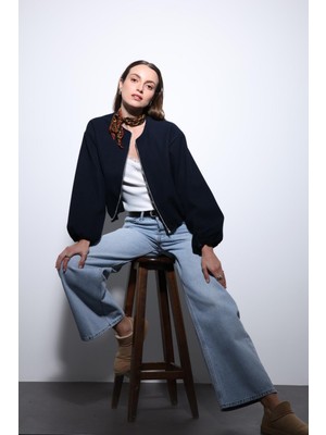 Antioch Lacivert Bel Lastikli Crop Kadın Mont