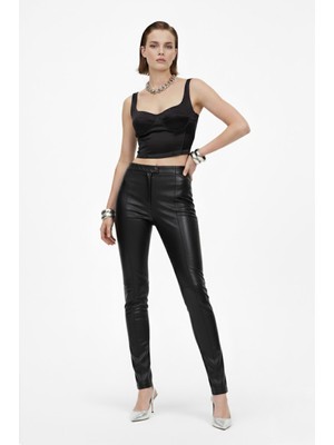 Siyah Kadın Tayt Astarsız Önden Fermuarlı Düğmeli Cepsiz Dar Paça Hakiki Streç Deri Pantolon
