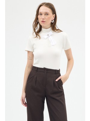 Rays Ekru Yumuşak Dokulu Fiyonk Detaylı Yüksek Yaka Kadın Bluz 8184A