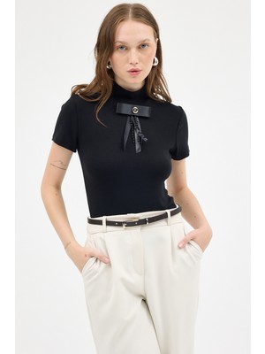 Rays Siyah Yumuşak Dokulu Fiyonk Detaylı Yüksek Yaka Kadın Bluz 8184A