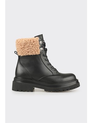 Elle Siyah Kadın Günlük Bot