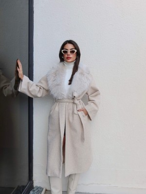 Esra Helvacı Yaka Kürklü Kırçıllı Uzun Kaban