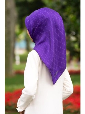 Vissona %100 Twill Çizgili Desenli Beyaz - Mor Renkli 90x90 Eşarp Dikim Şekli: El Dikişi