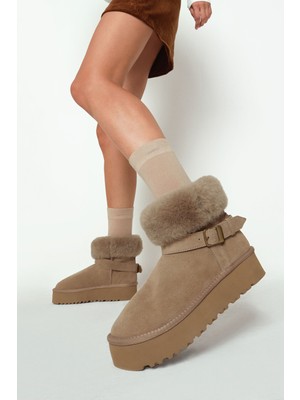 Derimod Kadın Bej Kalın Tabanlı Kürk Detaylı Süet Deri Teddy Bot 25WFD492410