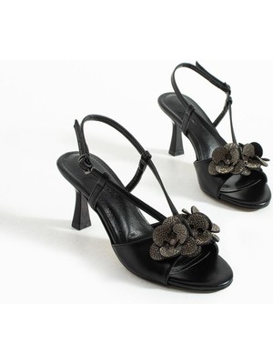 Tivana Kadın Aksesuar Detaylı Topuklu Sandalet Flat - Siyah