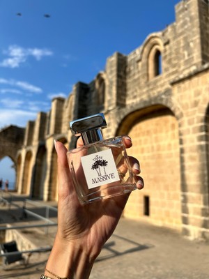 Les Tierre Massive La Guıa 46(Guidance 46-A.mouage) Badem, Yasemin, Fındık, Sandal Ağacı ve Amber Temalı Odunsu Parfüm