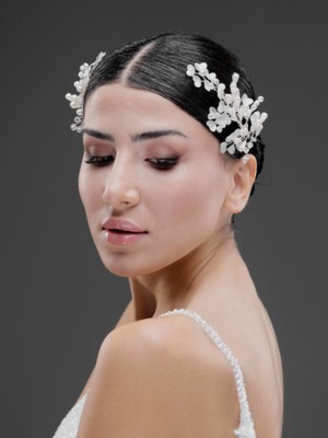 Magic Tiara Çiçek ve Inci Detaylı Zarif Saç Aksesuarı – Gelin, Nişan ve Özel Gün Tokası