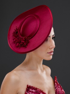 Magic Tiara Zarif Tüllü ve Çiçek Detaylı Kadın Davet Şapkası – Özel Gün & Nikah Kombinleri Için