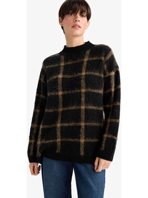 DeFacto Oversize Geniş Kalıp Yarım Balıkçı Yaka Kareli Triko Kazak G3385AX25WN