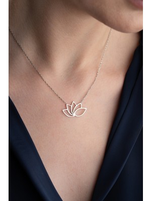 Famira 925 Ayar Gümüş Lotus Kolye