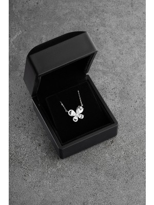 Famira 925 Ayar Gümüş Işıklı Kutuda Kelebek Kolye