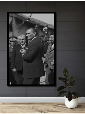 Teona Ahşap Çerçeve Görünümlü Atatürk Ile Tarihi Anlar Ahşap Mdf Dekoratif Tablo Dikdörtgen Tablo