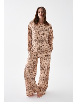 Akbeniz Kadın Oversize Bej Leopar Desenli Pamuklu Kalın Pijama Takımı