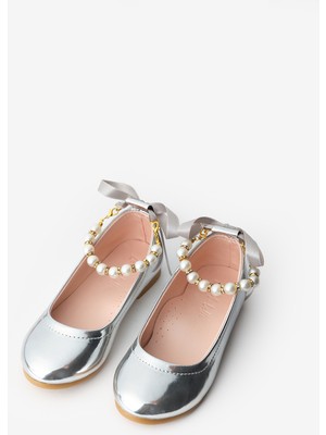 Le Mabelle Gümüş  İncili Topuğu Fiyonklu Kız Çocuk Ayakkabı