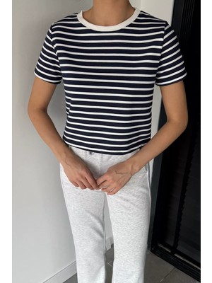 Gülseli Kadın Şerit Desenli Bisiklet Yaka Tişört P-00018593