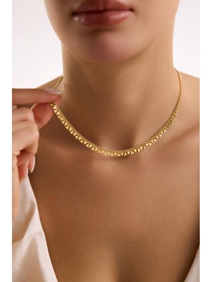 Nereze 925 Ayar Gümüş Gold Kaplama Gurmet Zircirli Minimal  Üçgen Motifli Kolye