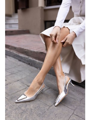 Angelina Jones Grean Kadin Gumus Toka Detay Topuklu Ayakkabi