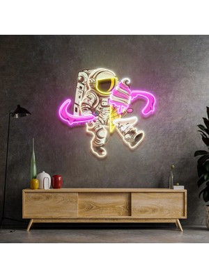 Honey Concept Astronot ve Dondurma