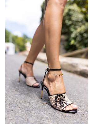 Angelina Jones Bernardo Kadin Siyah Çiçek Taşil Hasir Topuklu Sandalet