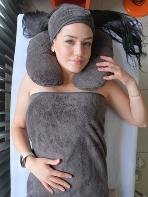 Güzellik Merkezlerine Özel Supersoft Kadife Havlu Seti Banyo 70X140 cm Baş 50X90 cm Bandana 8X70 cm