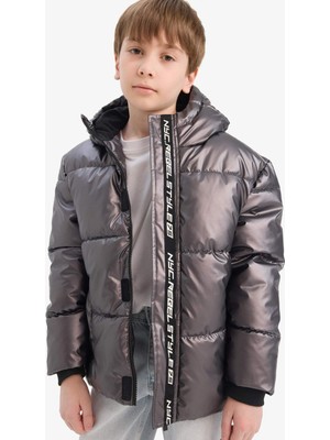 DeFacto Erkek Çocuk Su İtici Kapüşonlu Polar Astarlı Şişme Mont C5524A825WN