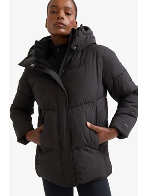 DeFacto Su İtici Regular Fit Yarım Polar Astarlı Kapüşonlu Fermuarlı Kışlık Mont A1553AX25WN